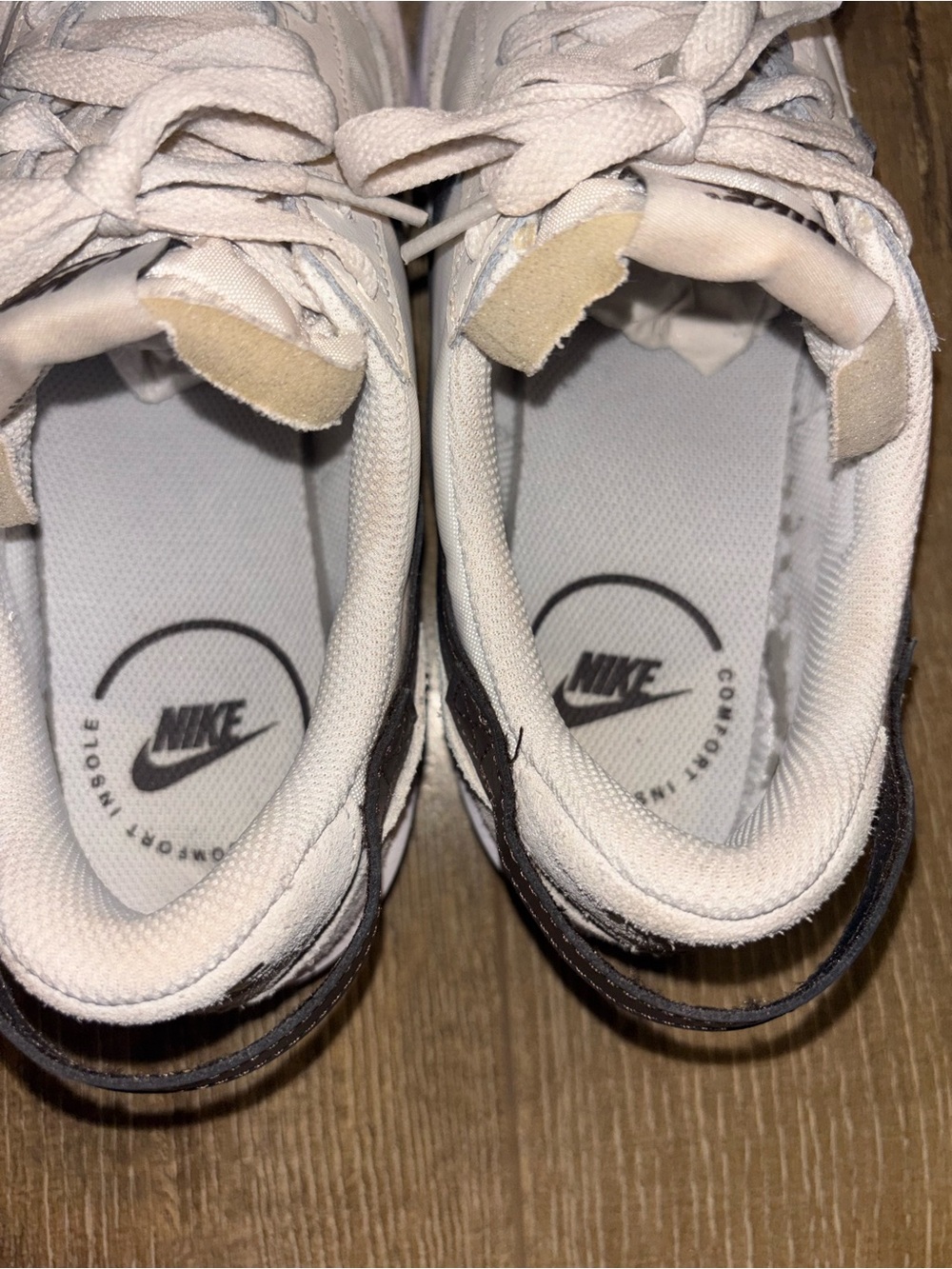 Nike Waffle White and Black Retro Low-Top Sneakers - Picture 7 of 8